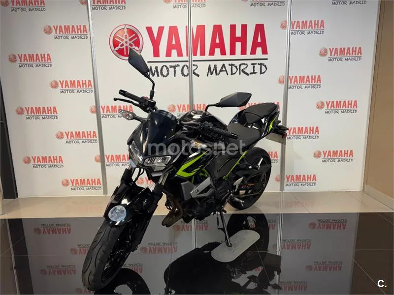 Kawasaki Z400 – Vista 3