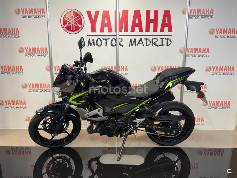 Kawasaki Z400 – Vista 4