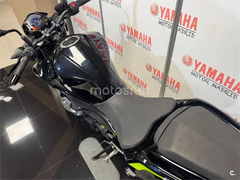 Kawasaki Z400 – Vista 9