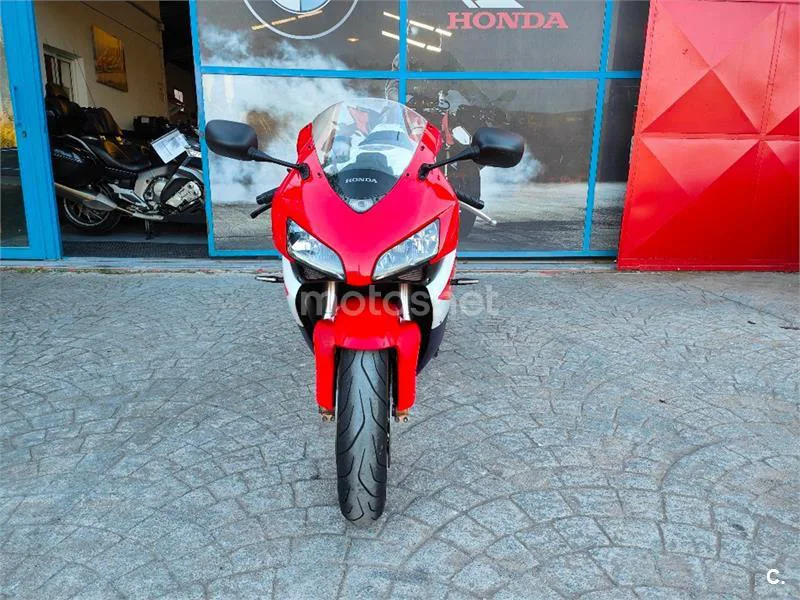 Honda CBR 1000 RR Fireblade – Vista 18