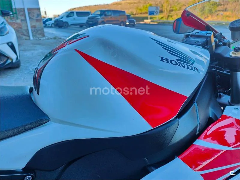 Honda CBR 1000 RR Fireblade – Vista 19