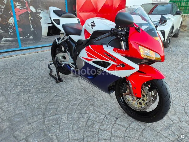 Honda CBR 1000 RR Fireblade – Vista 21