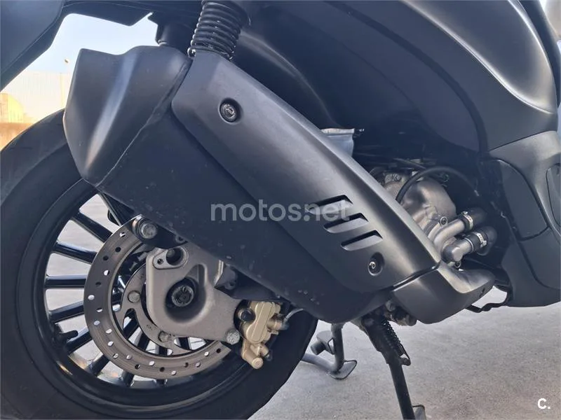 Piaggio Beverly – Vista 3