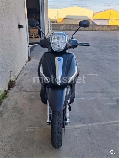 Piaggio Beverly – Vista 5