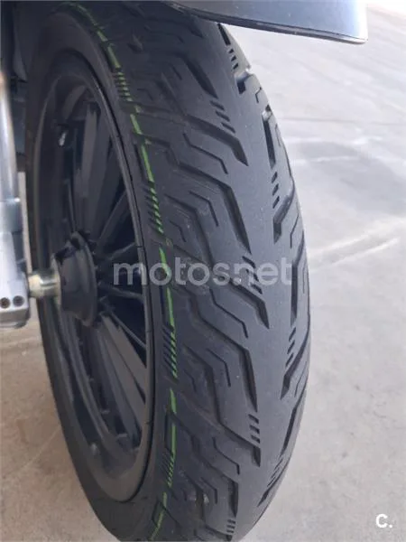 Piaggio Beverly – Vista 6