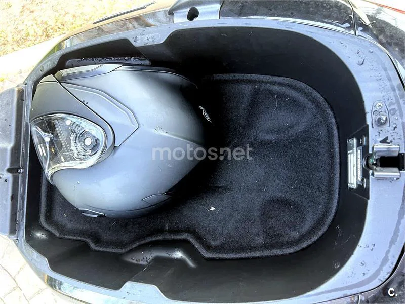 Piaggio MP3 – Vista 6