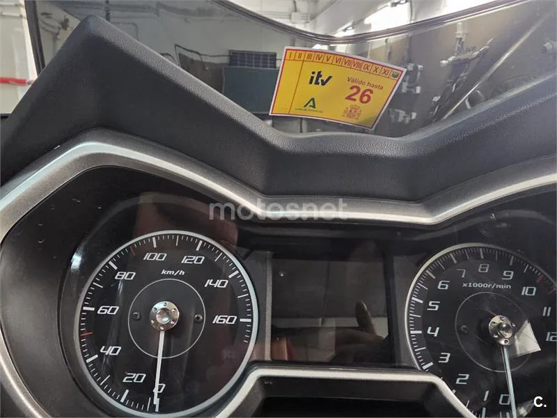 Yamaha XMAX 125 – Vista 7