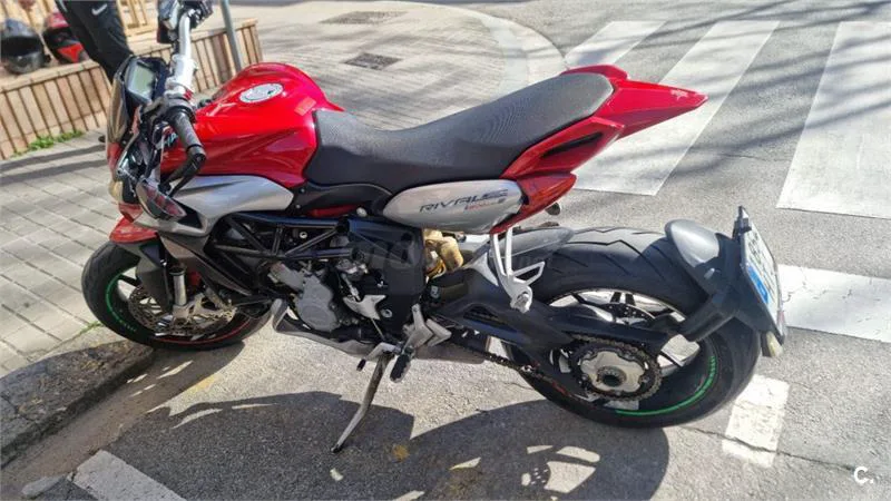 MV Agusta Rivale 800 – Vista 3