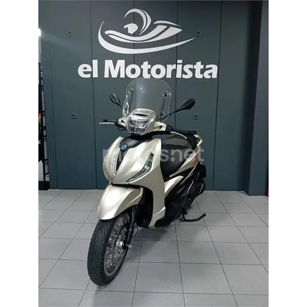 Piaggio Beverly – Vista 6