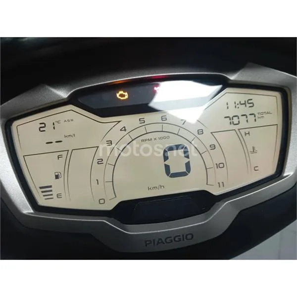 Piaggio Beverly – Vista 7