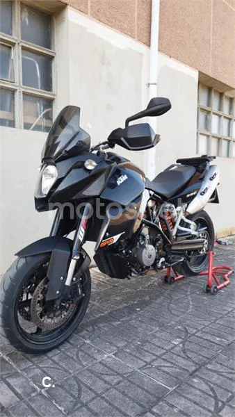 KTM 990 SUPERMOTO T – Vista 2