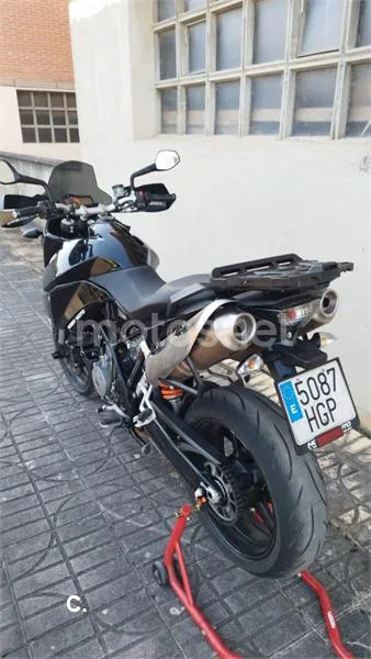 KTM 990 SUPERMOTO T – Vista 3