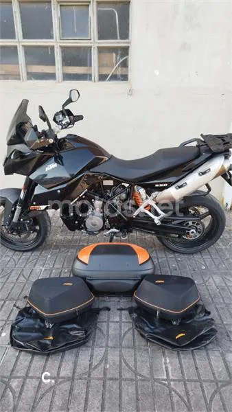 KTM 990 SUPERMOTO T – Vista 4