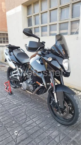 KTM 990 SUPERMOTO T – Vista 8