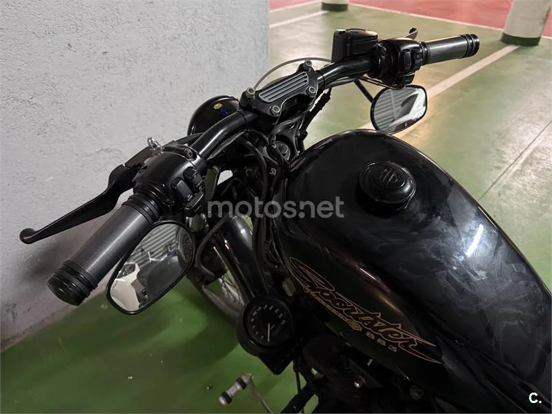 Harley-Davidson Sportster 883 – Vista 12