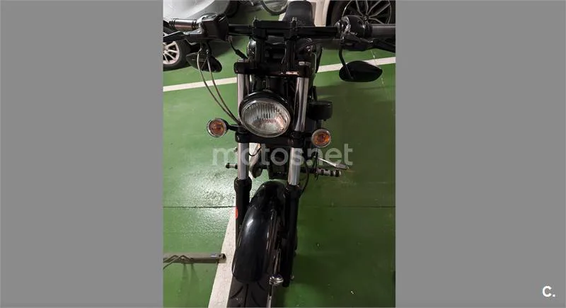 Harley-Davidson Sportster 883 – Vista 17