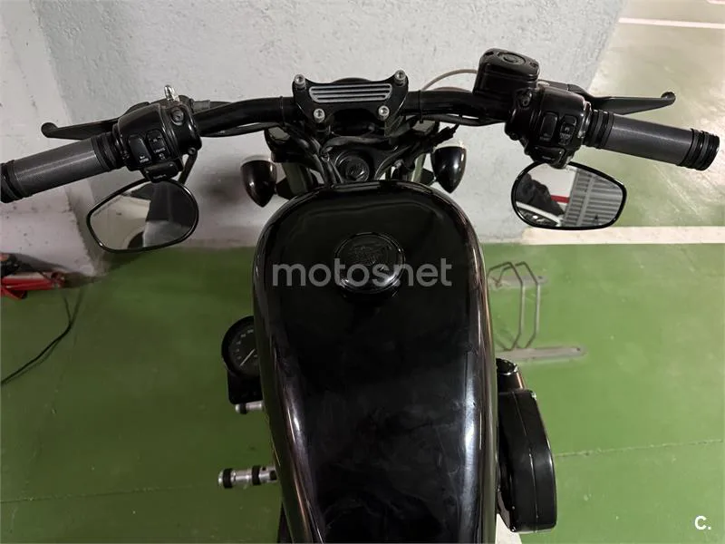 Harley-Davidson Sportster 883 – Vista 10