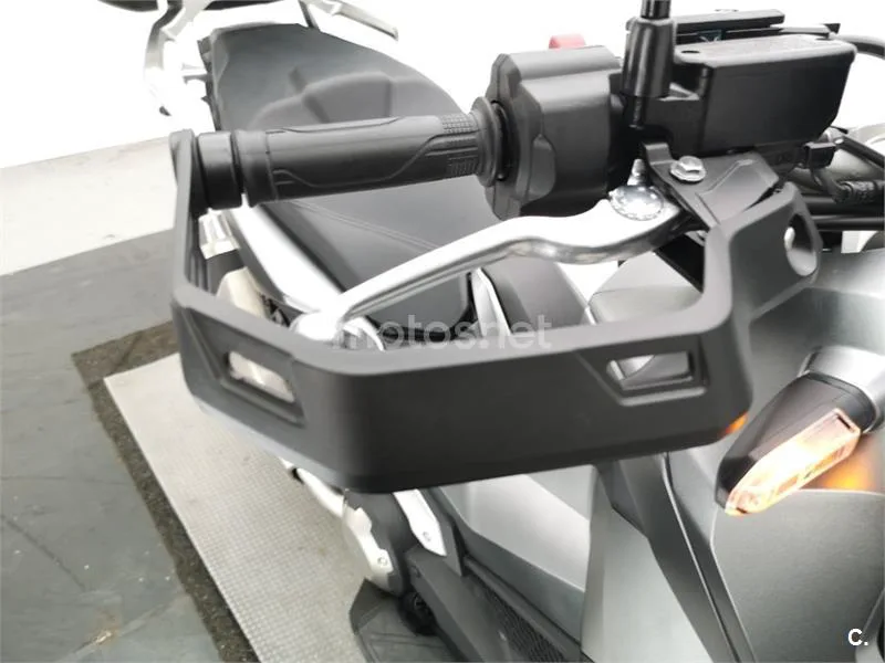 Honda X-ADV – Vista 12
