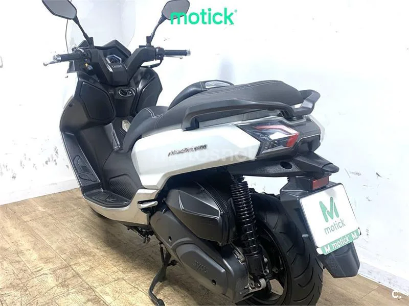 SYM Maxsym 400 – Vista 9