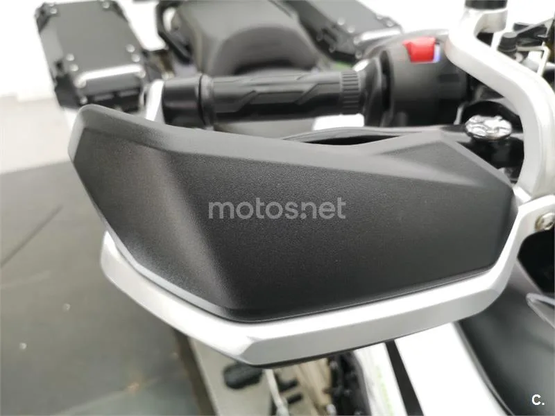 QJ Motor SRT 700 X – Vista 12
