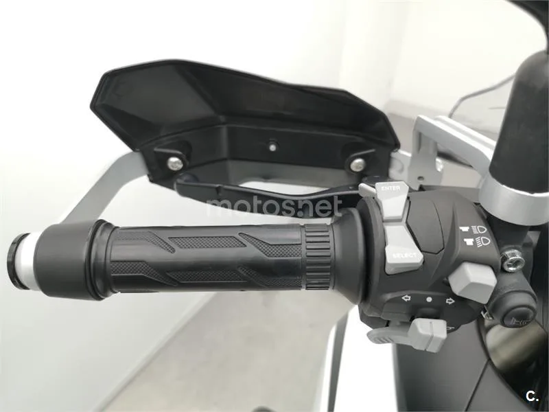 QJ Motor SRT 700 X – Vista 9