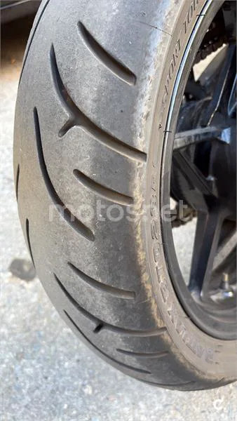 Kawasaki Z 650 – Vista 3