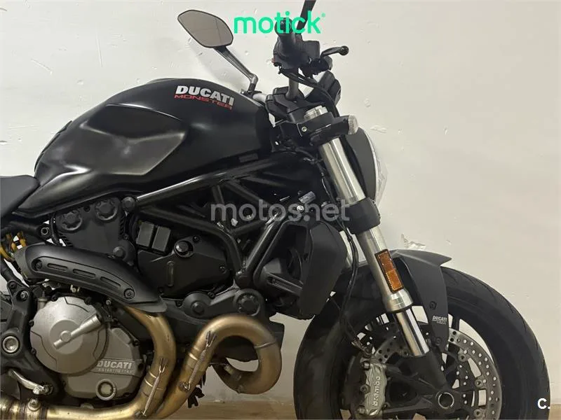 Ducati Monster 821 – Vista 3