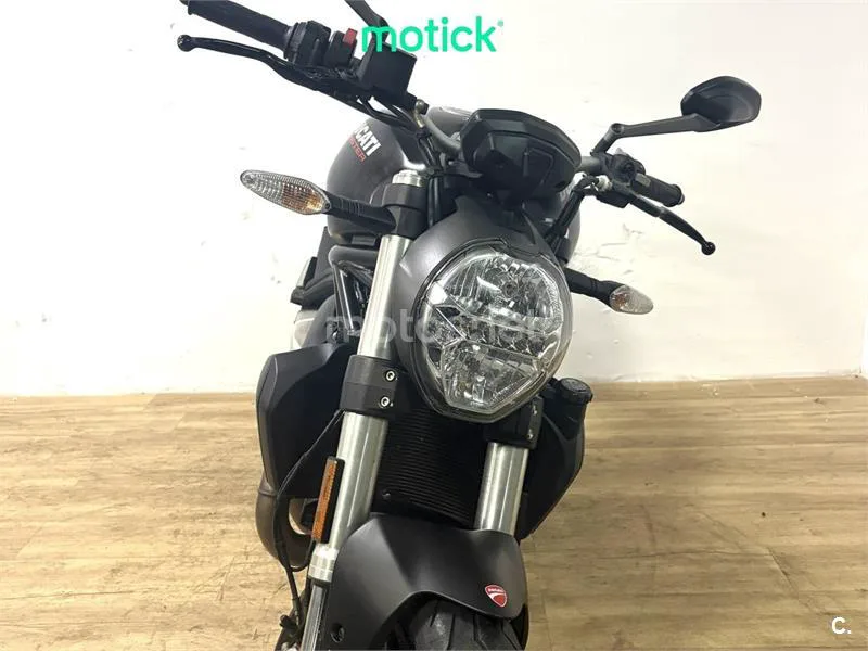 Ducati Monster 821 – Vista 8