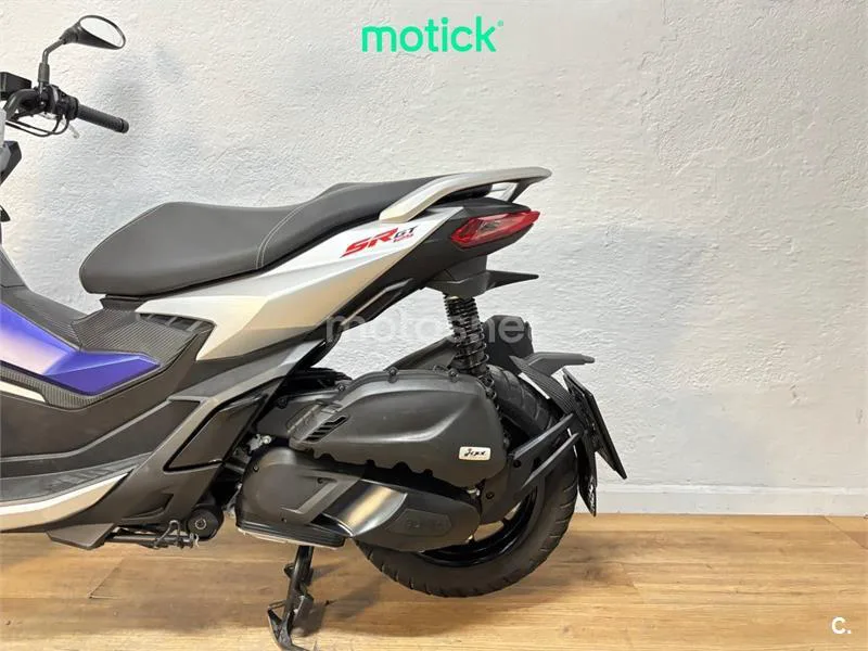 Aprilia SR GT 125 – Vista 9