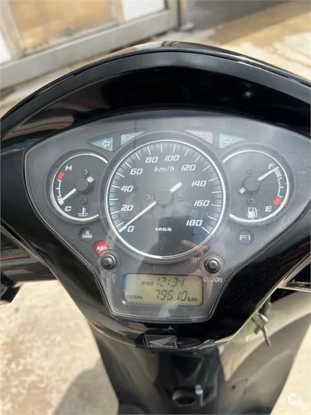 Honda SH300i – Vista 6