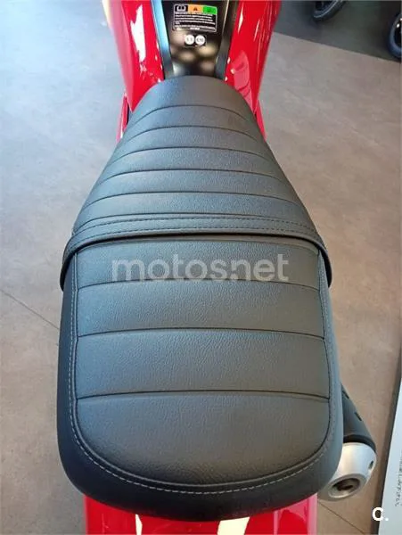 Yamaha XSR 125 – Vista 7