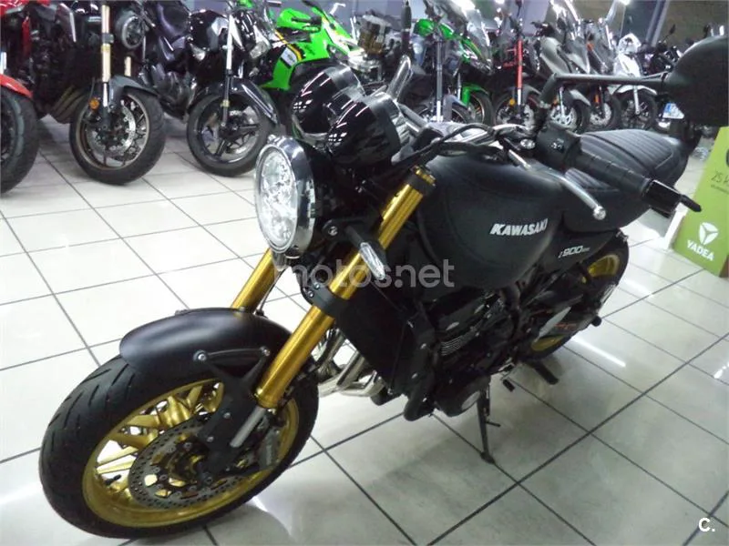 Kawasaki Z900RS - Vista 4