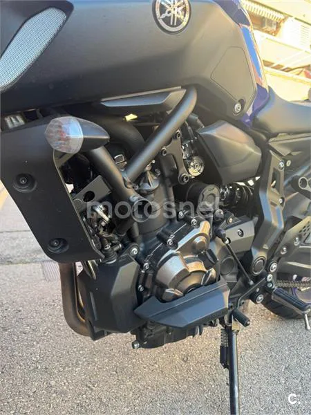 Yamaha MT-07 – Vista 7