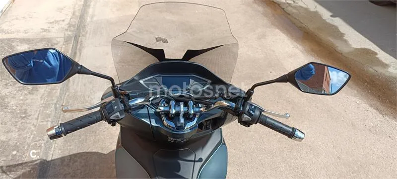 Honda PCX 125 – Vista 4