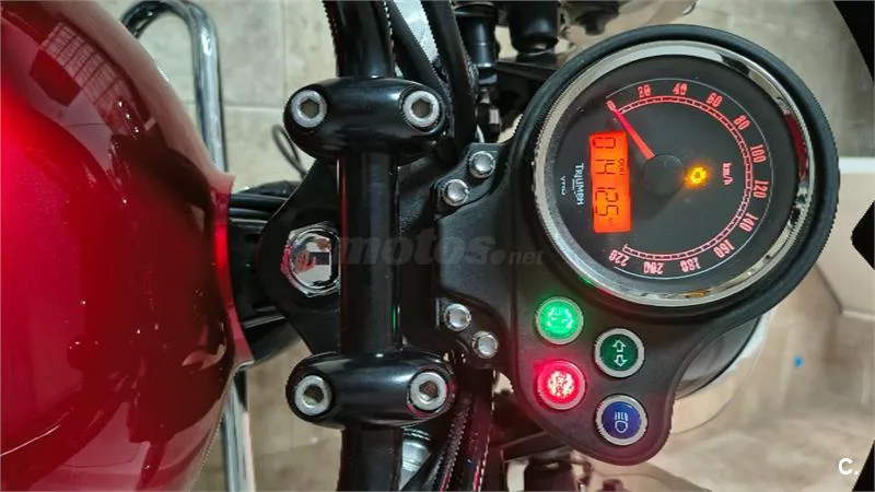 Triumph Bonneville – Vista 2