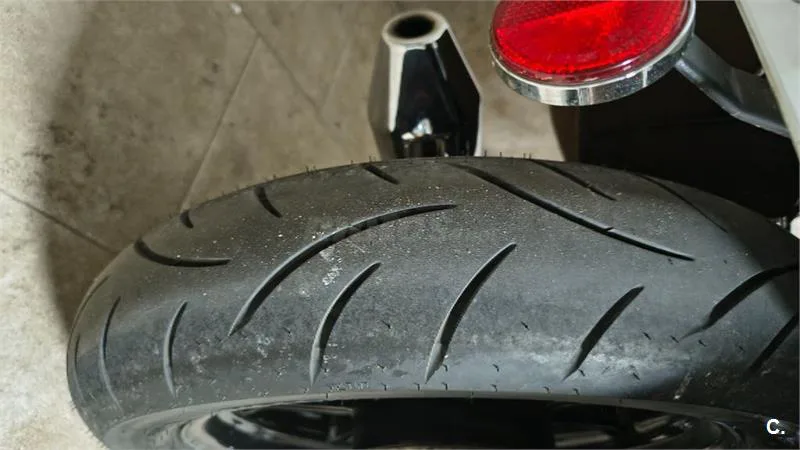 Triumph Bonneville – Vista 6