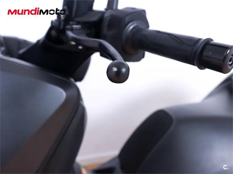 Yamaha XMAX 125 – Vista 18