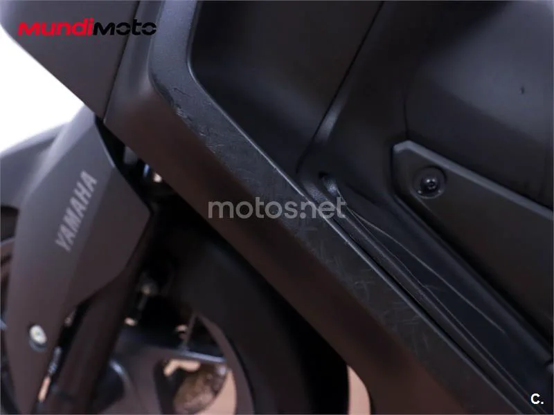 Yamaha XMAX 125 – Vista 21