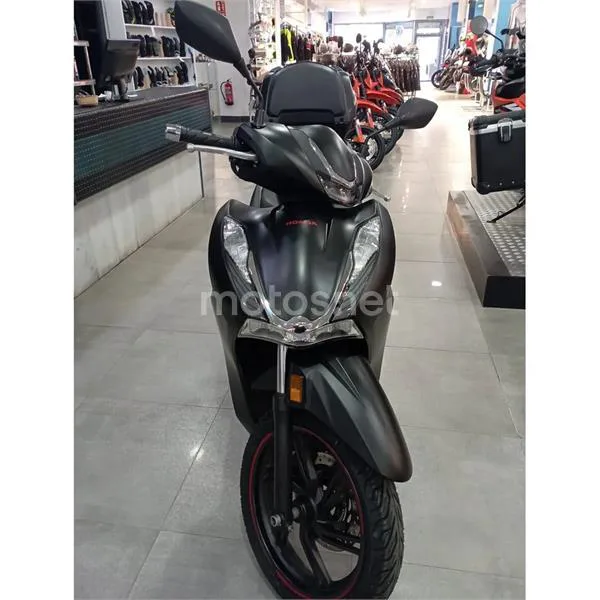 Honda SH 350i – Vista 4