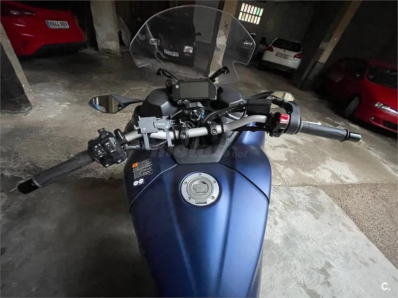Yamaha Niken – Vista 4