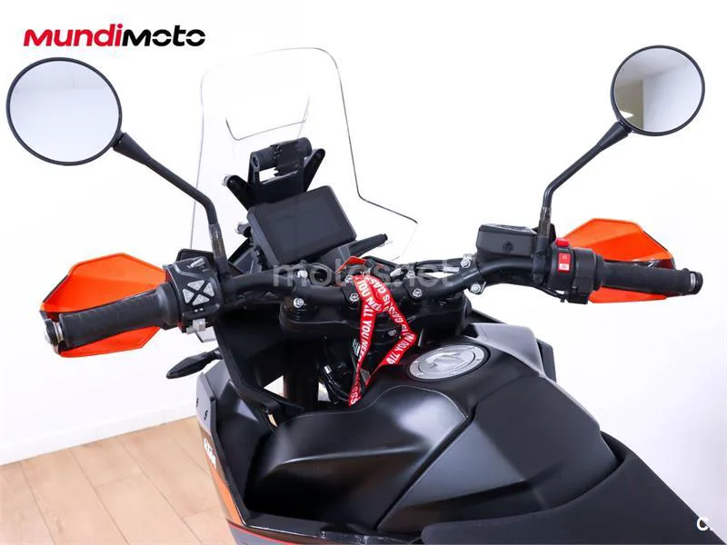 KTM 890 – Vista 11
