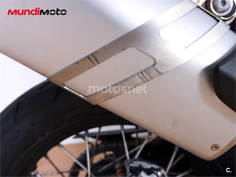 KTM 890 – Vista 13