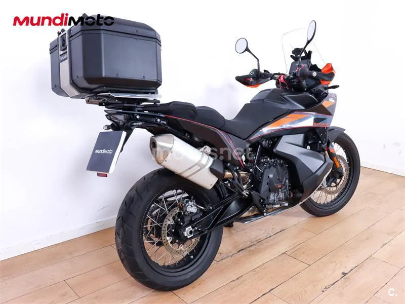 KTM 890 – Vista 3