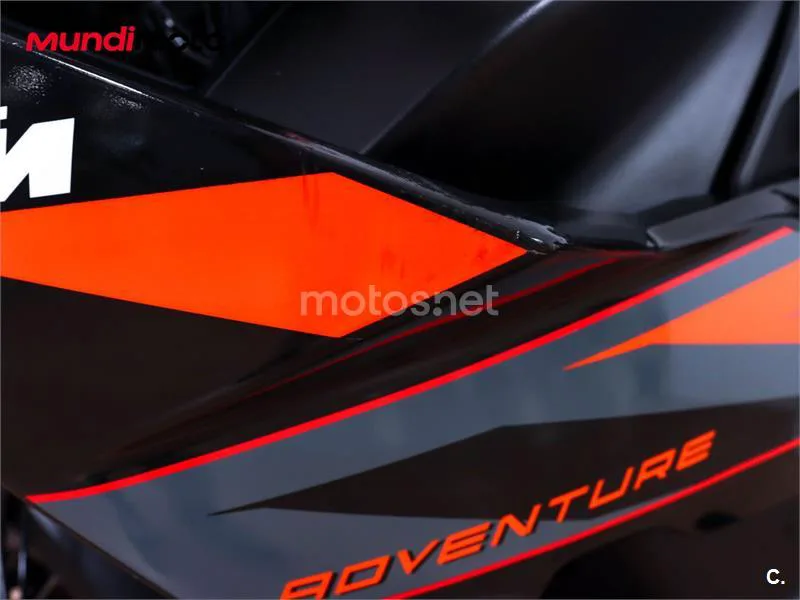 KTM 890 – Vista 21