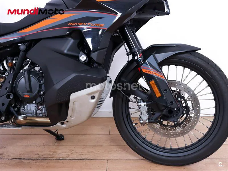KTM 890 – Vista 22