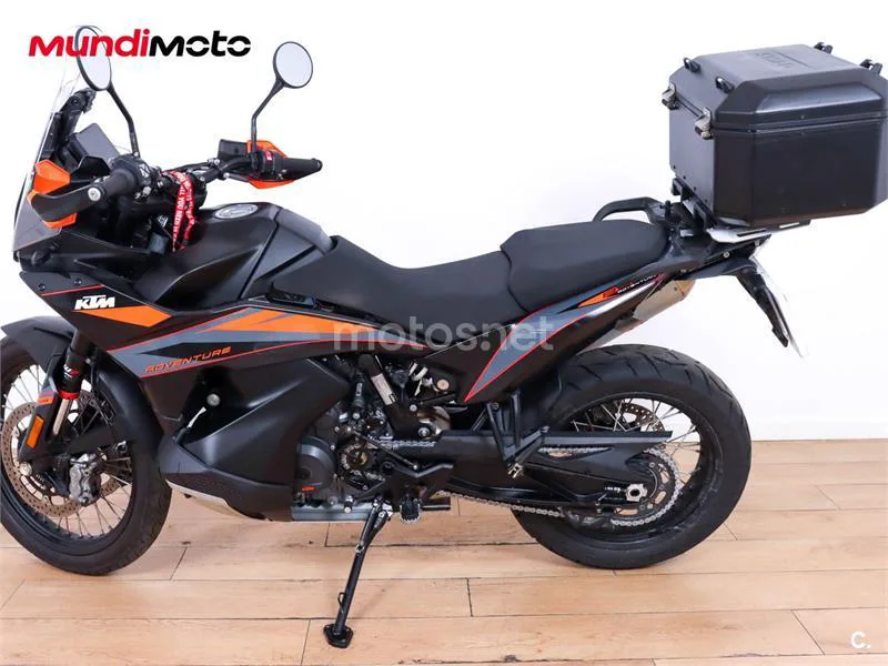 KTM 890 – Vista 6