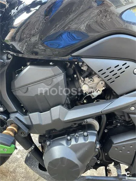 Kawasaki Z 750 – Vista 5