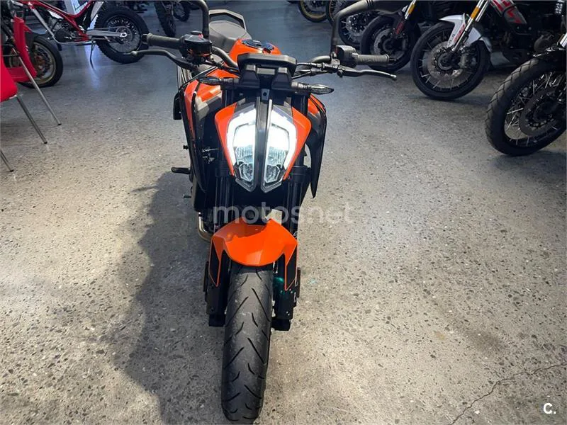 KTM 890 – Vista 5