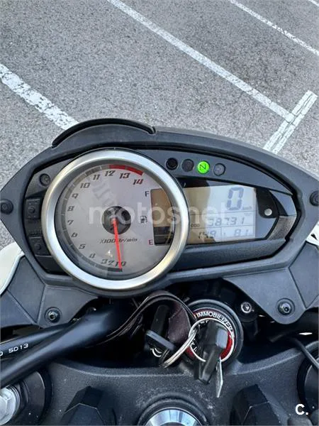 Kawasaki Z 750R – Vista 5