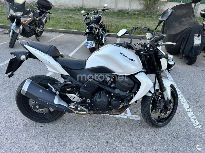 Kawasaki Z 750R – Vista 6